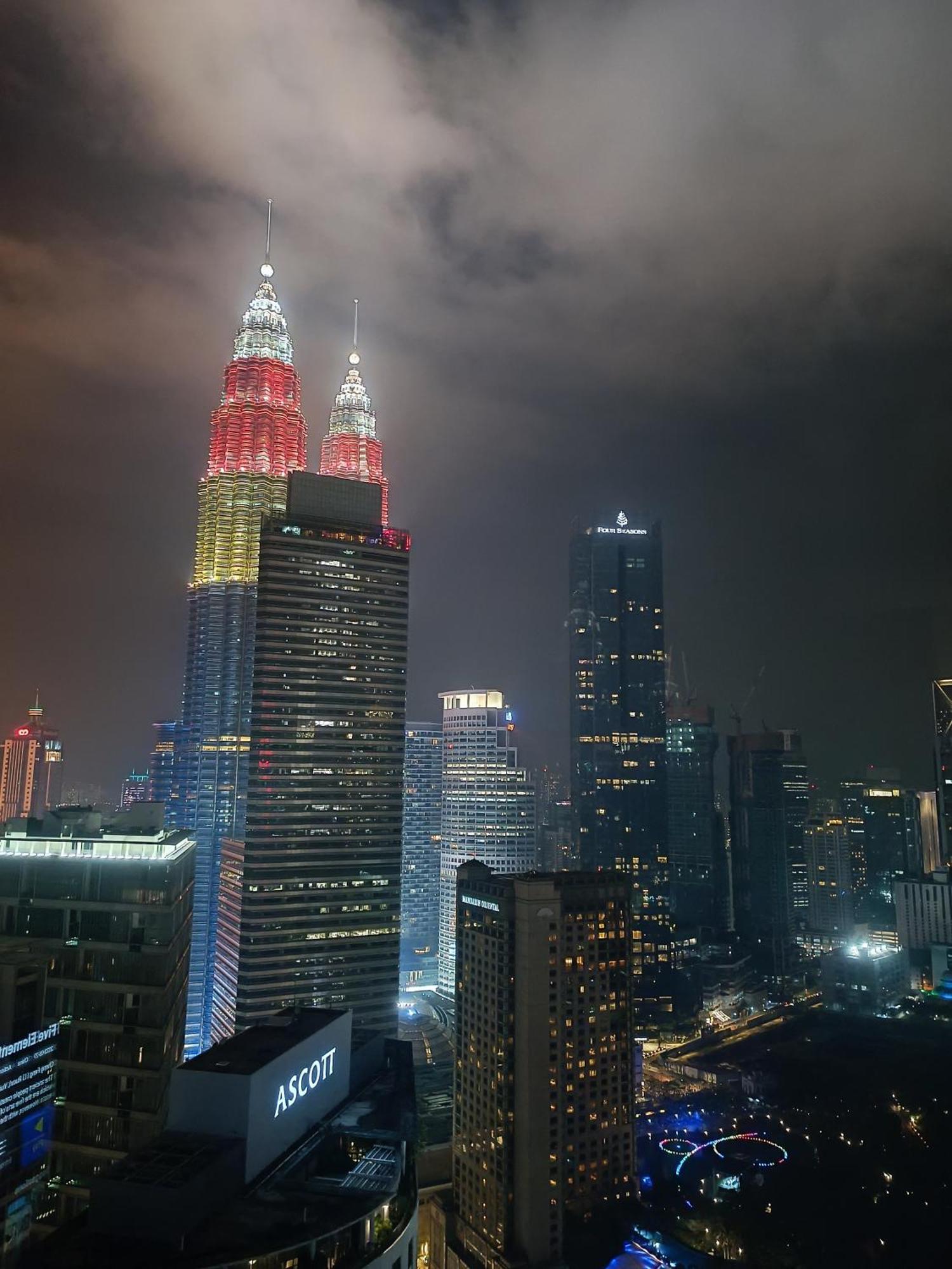 Soho Suites Klcc By Lx Suites 2 Куала Лумпур Екстериор снимка